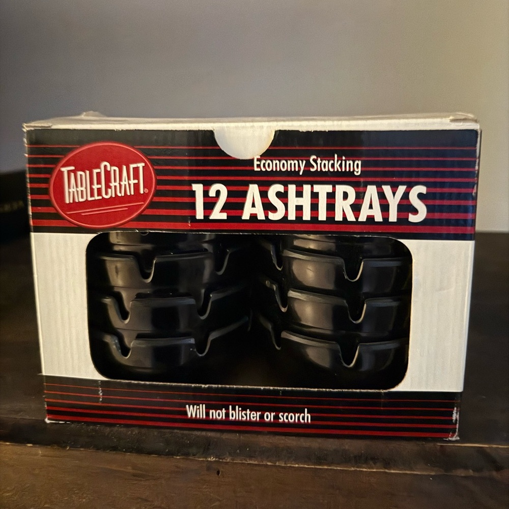 Ashtrays case